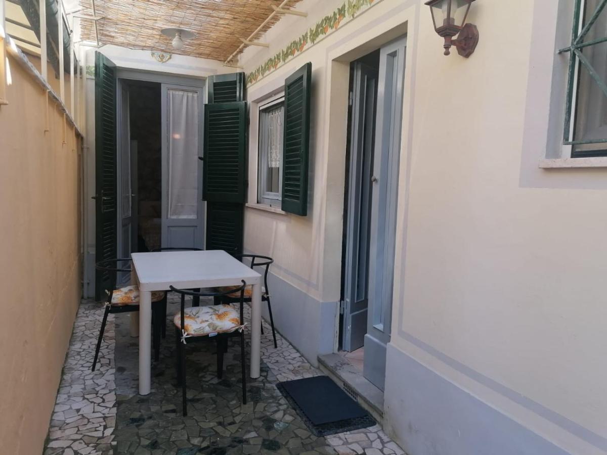 La Casina Giramondo Di Ele Виареджо Екстериор снимка