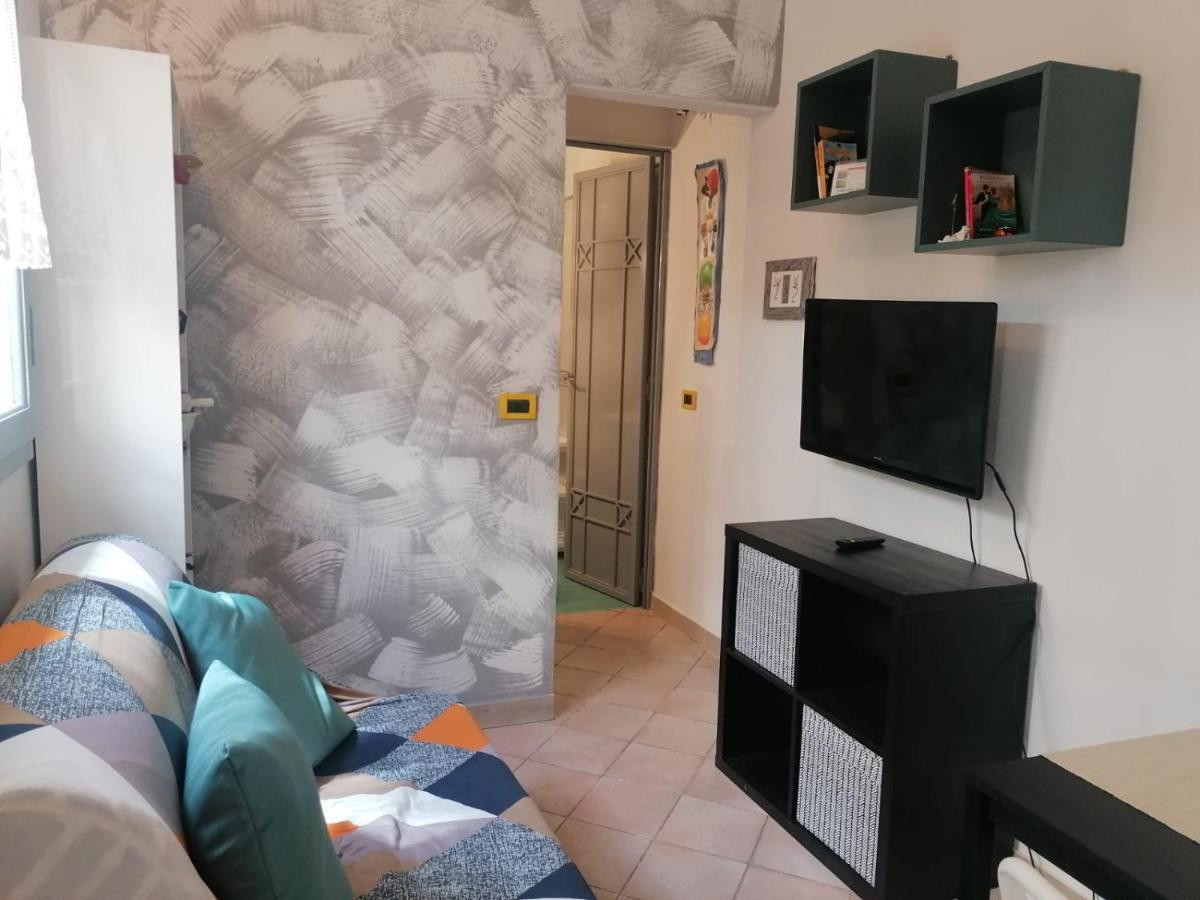 La Casina Giramondo Di Ele Виареджо Екстериор снимка